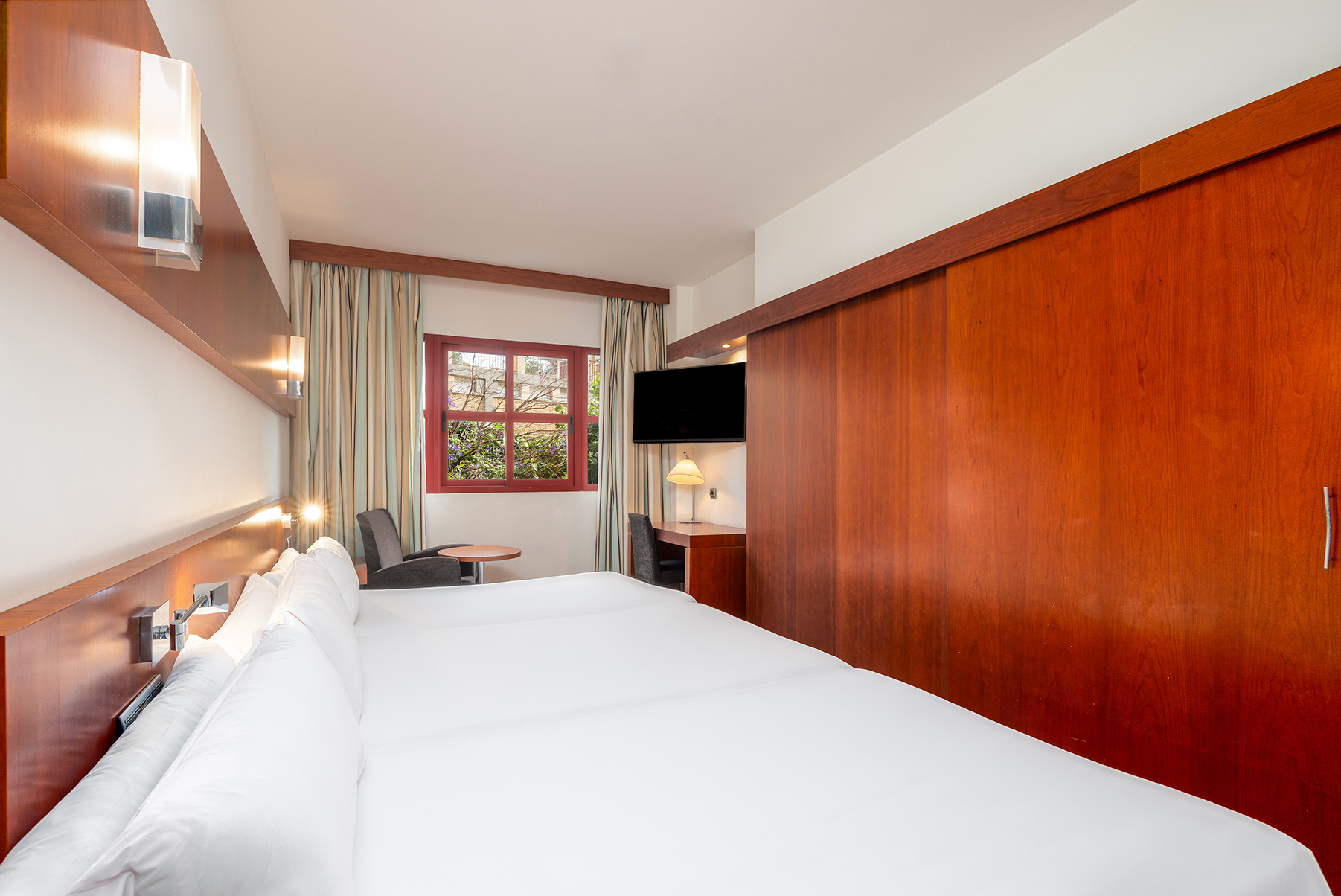 002_alta_senatorhuelva Triple.jpg